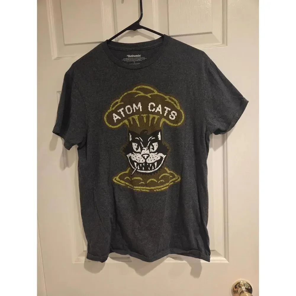 Bethesda Atom Cats size medium fallout 4 Graphic T-Shirt Charcoal Gray - Picture 1 of 5
